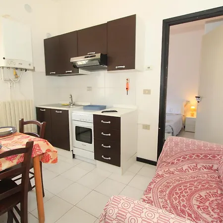 Sarzi 8 - 2' Piano Apartment